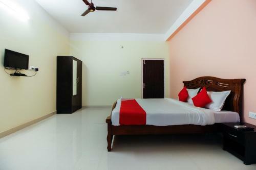 Hotel Vaccinated Staff- Collection O 36138 Aditya Guest House 1
