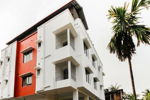 Hotel Vaccinated Staff- Collection O 36138 Aditya Guest House 1