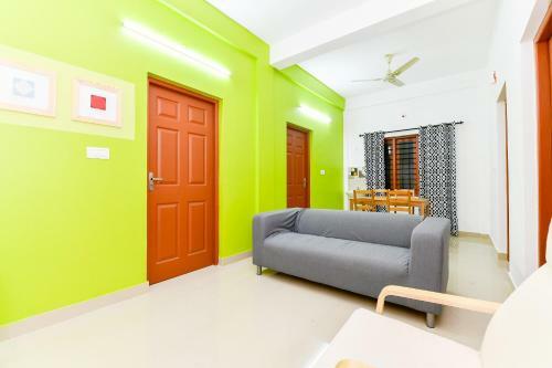 Hostal Vaccinated Staff- Oyo 78059 Sam Apartment