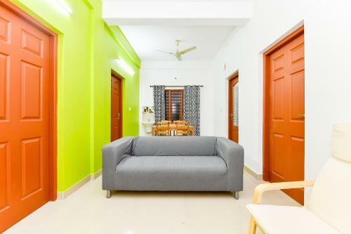 Hostal Vaccinated Staff- Oyo 78059 Sam Apartment