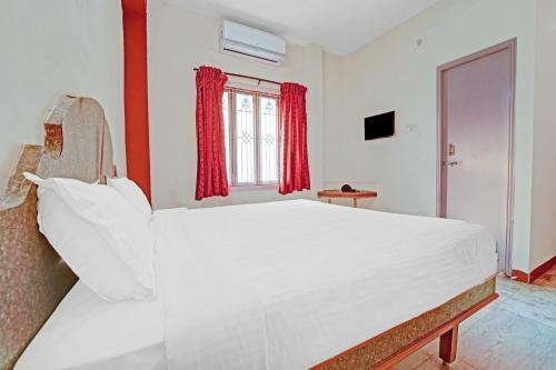 Oyo 85329 Hotel Vasee Residency