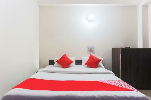 Oyo 30615 Hotel Rock Inn