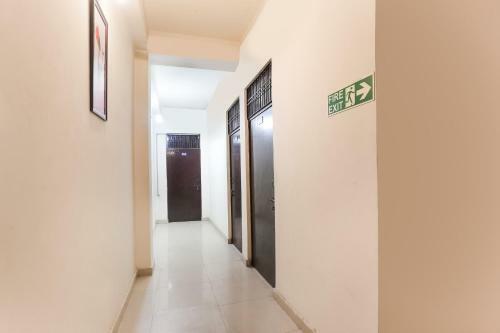 Oyo 30615 Hotel Rock Inn