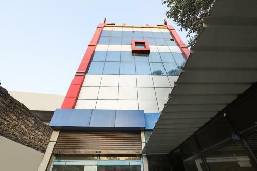 Oyo 30615 Hotel Rock Inn