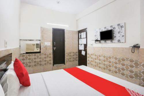 Oyo 81667 Hotel Mahak
