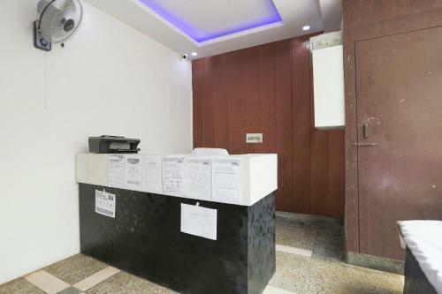 Oyo 81667 Hotel Mahak