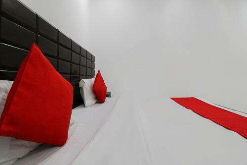 Oyo 86224 Hotel Grand