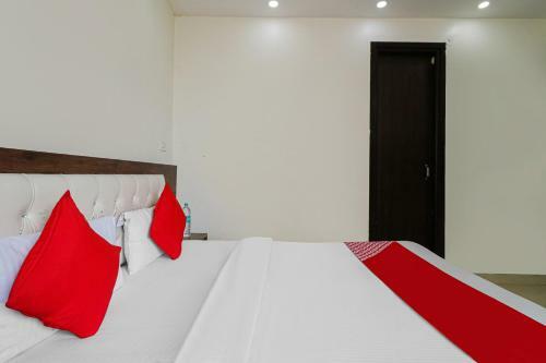 Oyo 86224 Hotel Grand