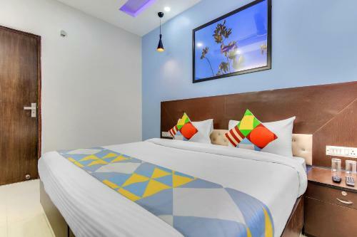 Hostal Collection O 82677 Hotel Apj Grand