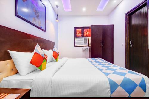 Hostal Collection O 82677 Hotel Apj Grand