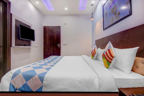 Hostal Collection O 82677 Hotel Apj Grand