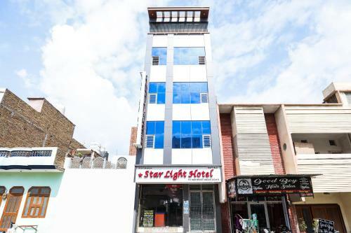 Vaccinated Staff - Oyo 71693 Starlight Hotel