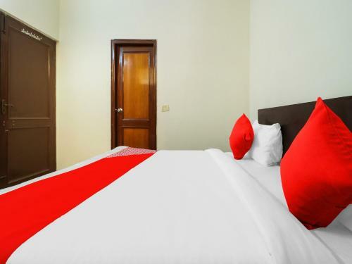 Oyo 85818 Hotel Peace