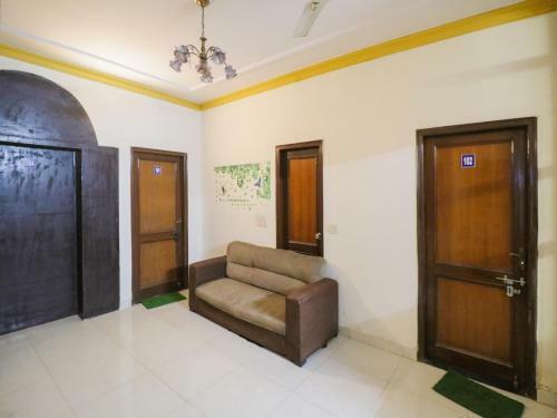 Oyo 85818 Hotel Peace