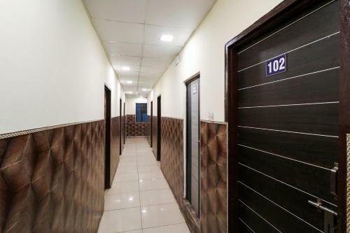 Oyo 80749 Hotel The Glory Palace