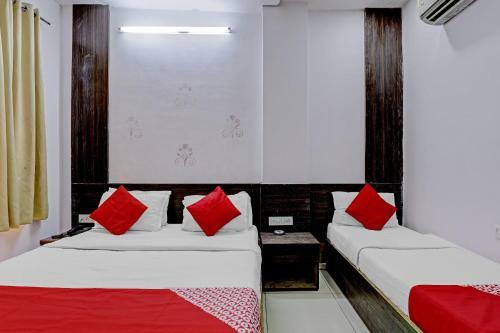 Oyo 81170 Hotel Sky Inn