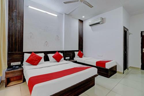 Oyo 81170 Hotel Sky Inn
