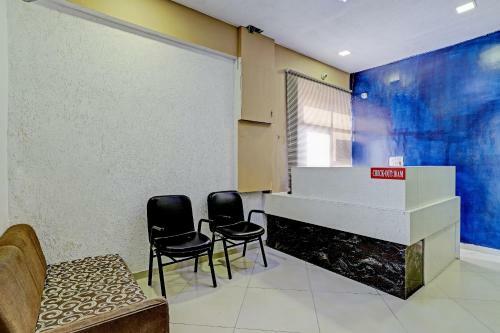 Oyo 81170 Hotel Sky Inn