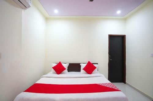 Hotel Vaccinated Staff - Oyo 62980 Shiva Residency