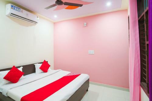 Hotel Vaccinated Staff - Oyo 62980 Shiva Residency