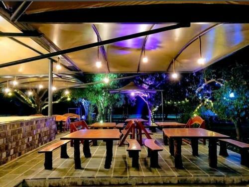 Hotel Tarangi Resort & Spa - A River Access Property