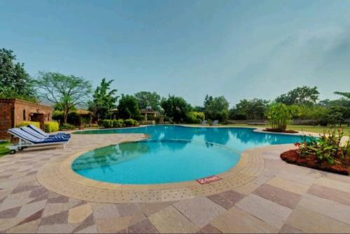 Hotel Tarangi Resort & Spa - A River Access Property