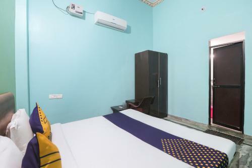Spot On 61644 Hotel Kumar Kripa