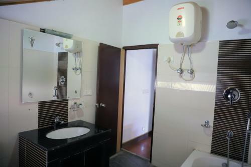 Hotel The Rice Valley Residency