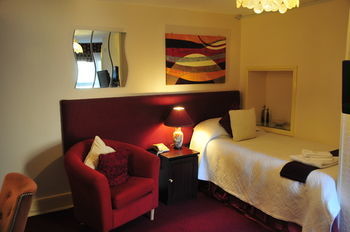 Edward Hotel