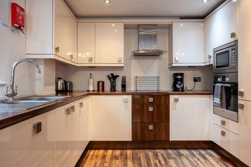 Dreamhouse Apartments Manchester City West