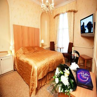 Hostal Grand St Leger Hotel