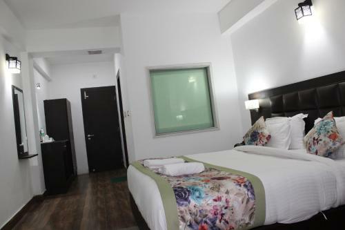 Hotel The Leenor Regency