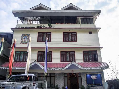 Hotel Collection O 83436 Shree Kunj White Lotus