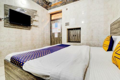 Hotel Spot On 78186 Ghanshyam Lodge