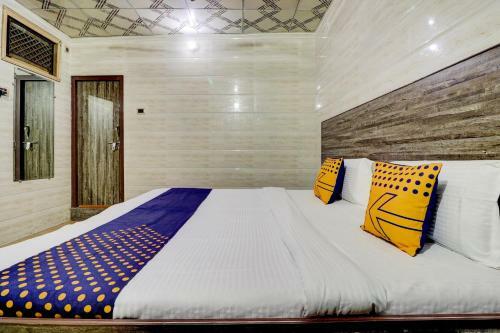 Hotel Spot On 78186 Ghanshyam Lodge