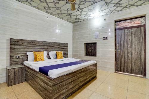 Hotel Spot On 78186 Ghanshyam Lodge