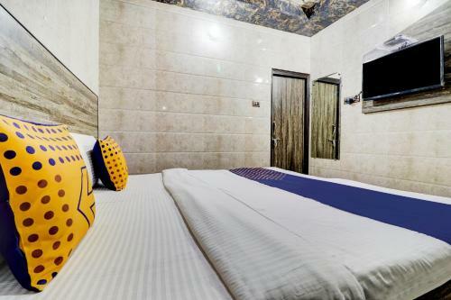 Hotel Spot On 78186 Ghanshyam Lodge