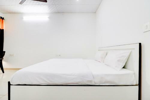 Oyo 77805 Hotel Sweet Valley