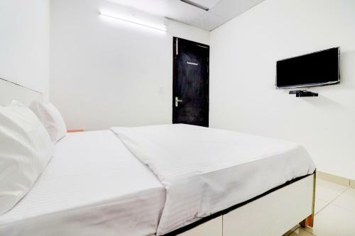 Oyo 77805 Hotel Sweet Valley