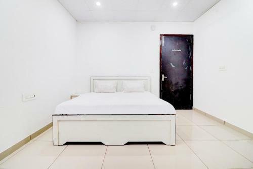 Oyo 77805 Hotel Sweet Valley