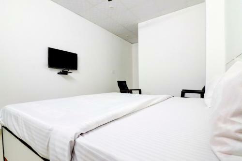 Oyo 77805 Hotel Sweet Valley