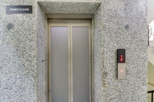 Oyo 77805 Hotel Sweet Valley