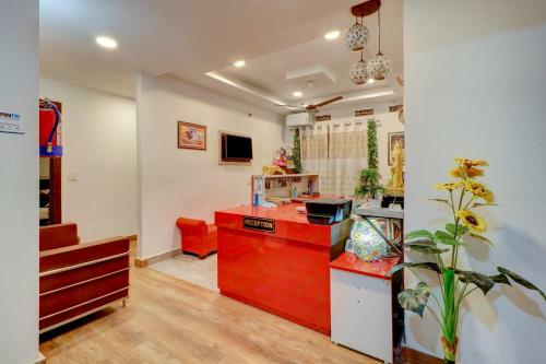 Oyo 82347 Hotel Silver Ray