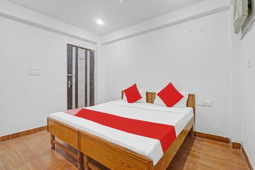 Oyo 85230 Hotel Alx Townhouse