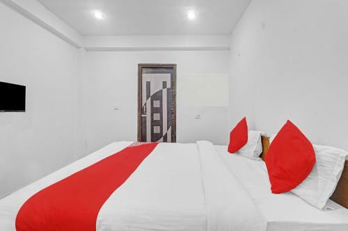 Oyo 85230 Hotel Alx Townhouse