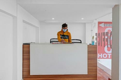 Oyo 85230 Hotel Alx Townhouse