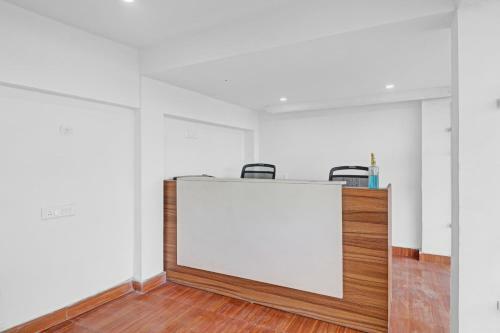 Oyo 85230 Hotel Alx Townhouse