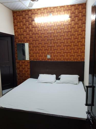 Sharda Hotel By Wb Inn