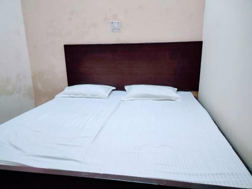 Sharda Hotel By Wb Inn