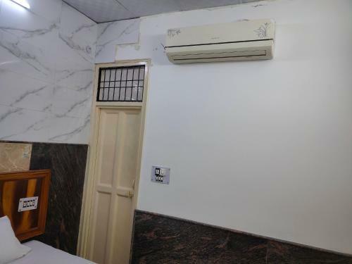 Sharda Hotel By Wb Inn